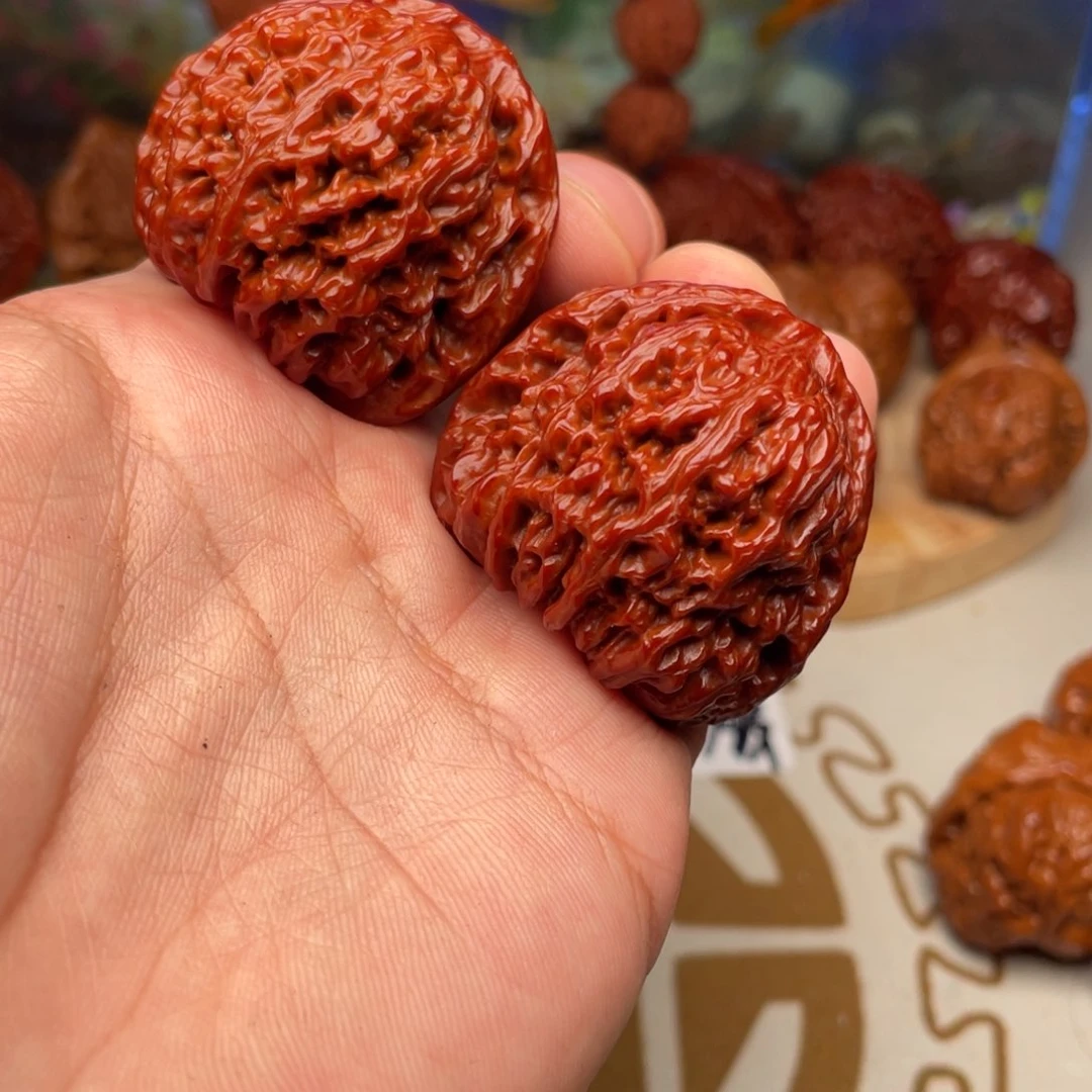 文玩核桃把件南疆石42红