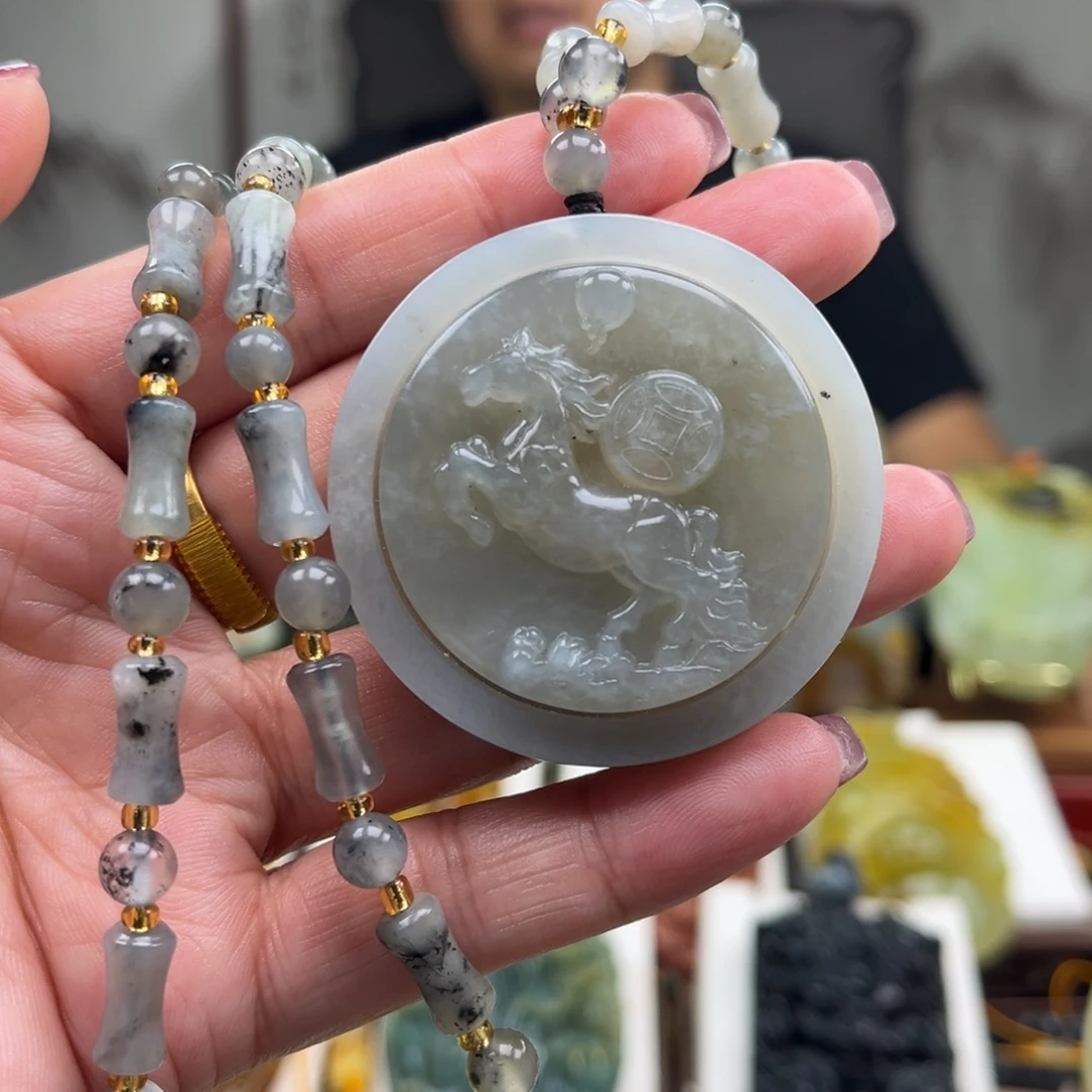 静****蛇纹石玉未镶嵌颈饰挂件