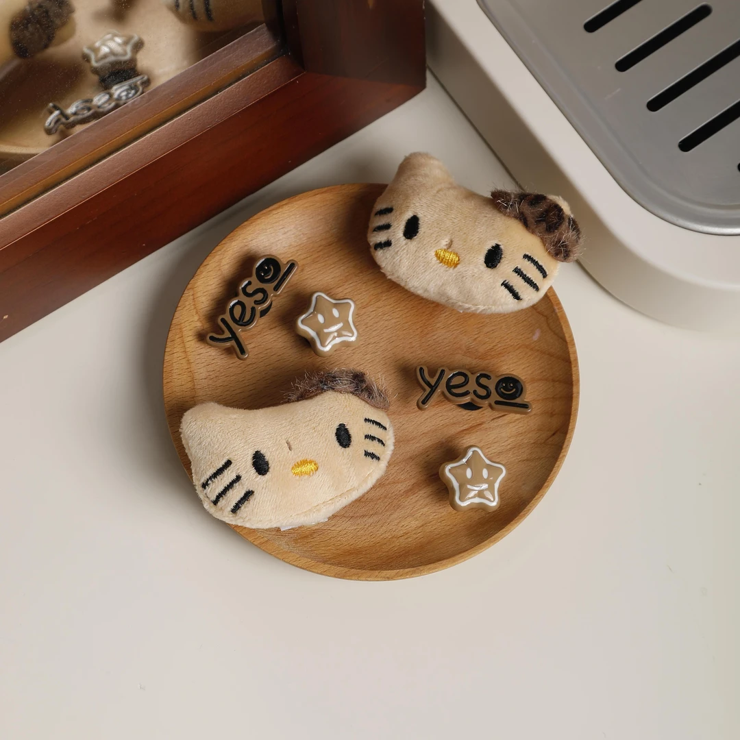 DIY卡通洞洞鞋配饰时尚潮流休闲可爱女款拖鞋配件个性勃肯洞洞鞋