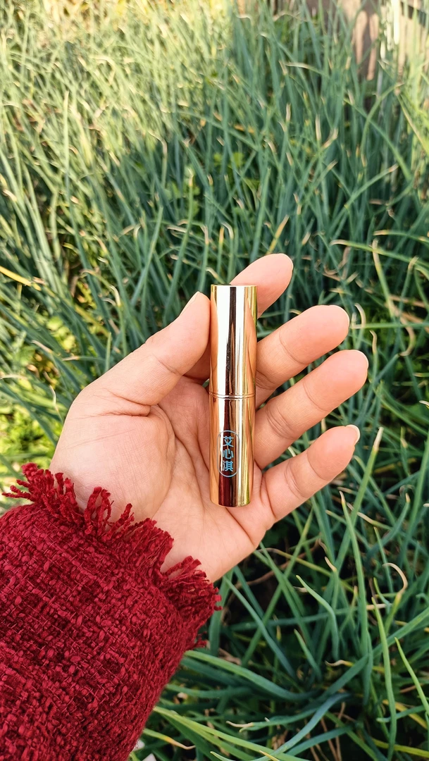 艾心淇变色唇膏滋润变色自然显气色