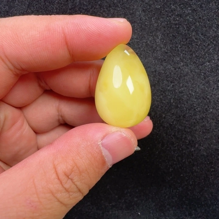 蜜蜡未镶嵌珠宝奇石