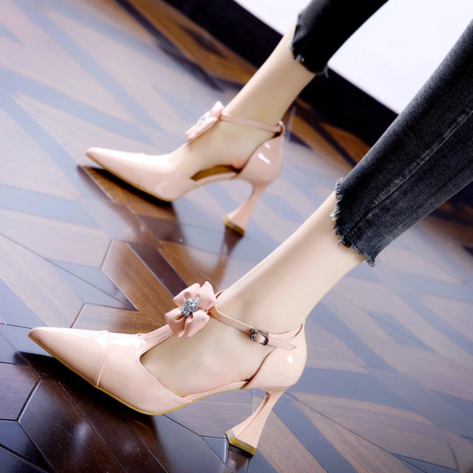 下架[已开价]T型扣带尖头高跟鞋女2025年春夏季花朵细跟单鞋705-1
