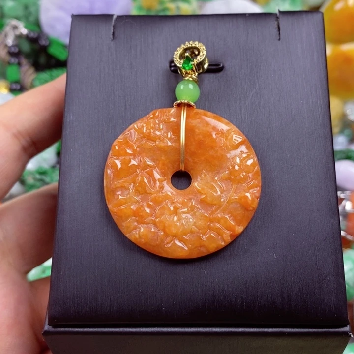 翡翠未镶嵌吊坠(赠链)