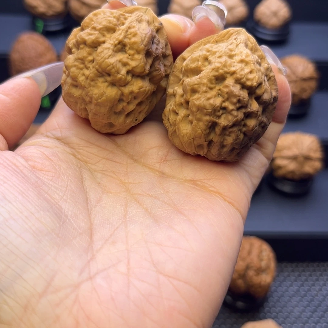 文玩核桃吊坠毒王