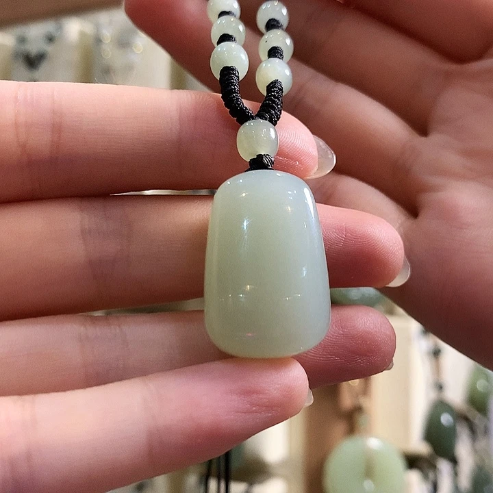 和田玉未镶嵌颈饰铃***当