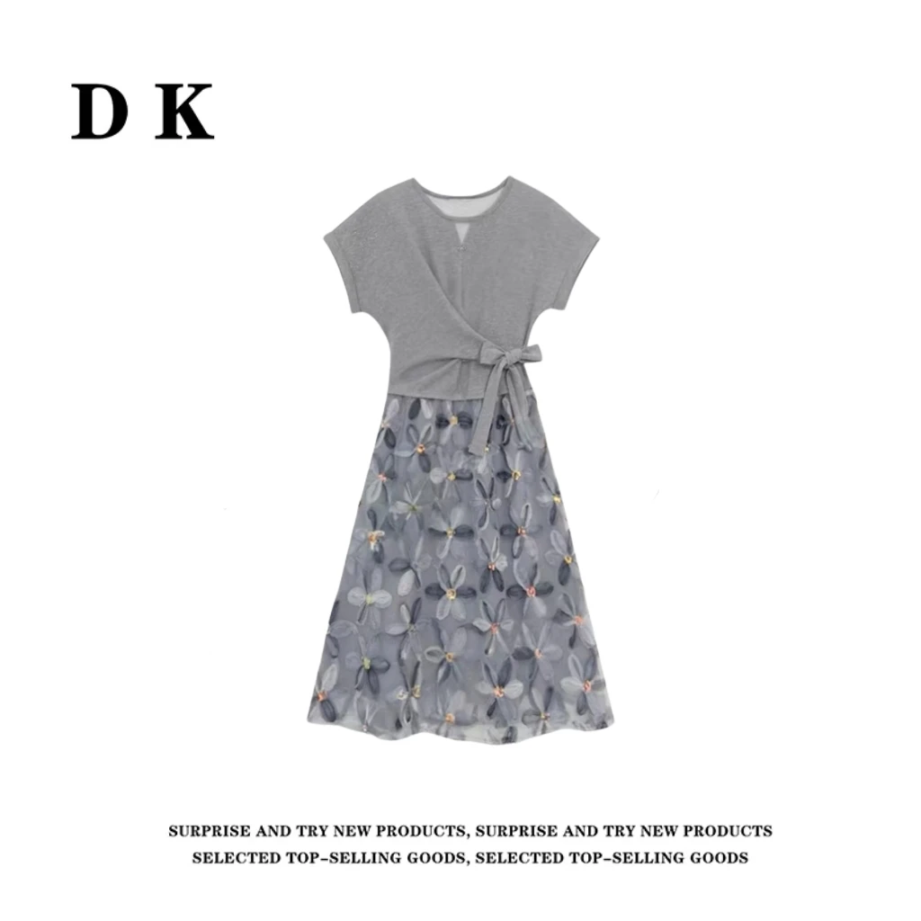 『云端花海』2025年夏季新款设计感重工花朵气质连衣裙【DK】