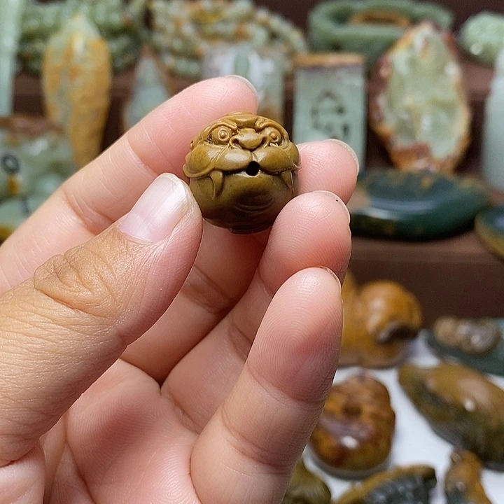 冰***莉颈饰未镶嵌岫岩河磨玉（透闪石质玉）