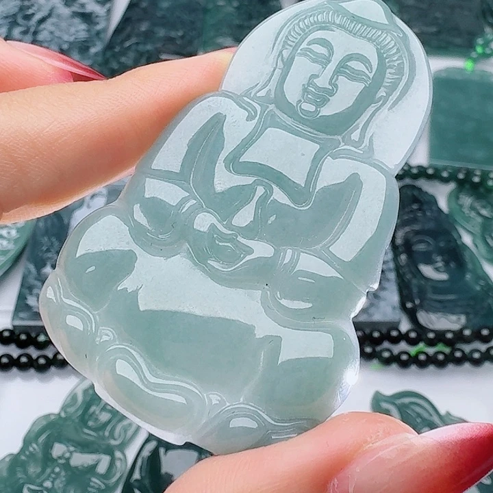 翡翠未镶嵌颈饰多样性发其一