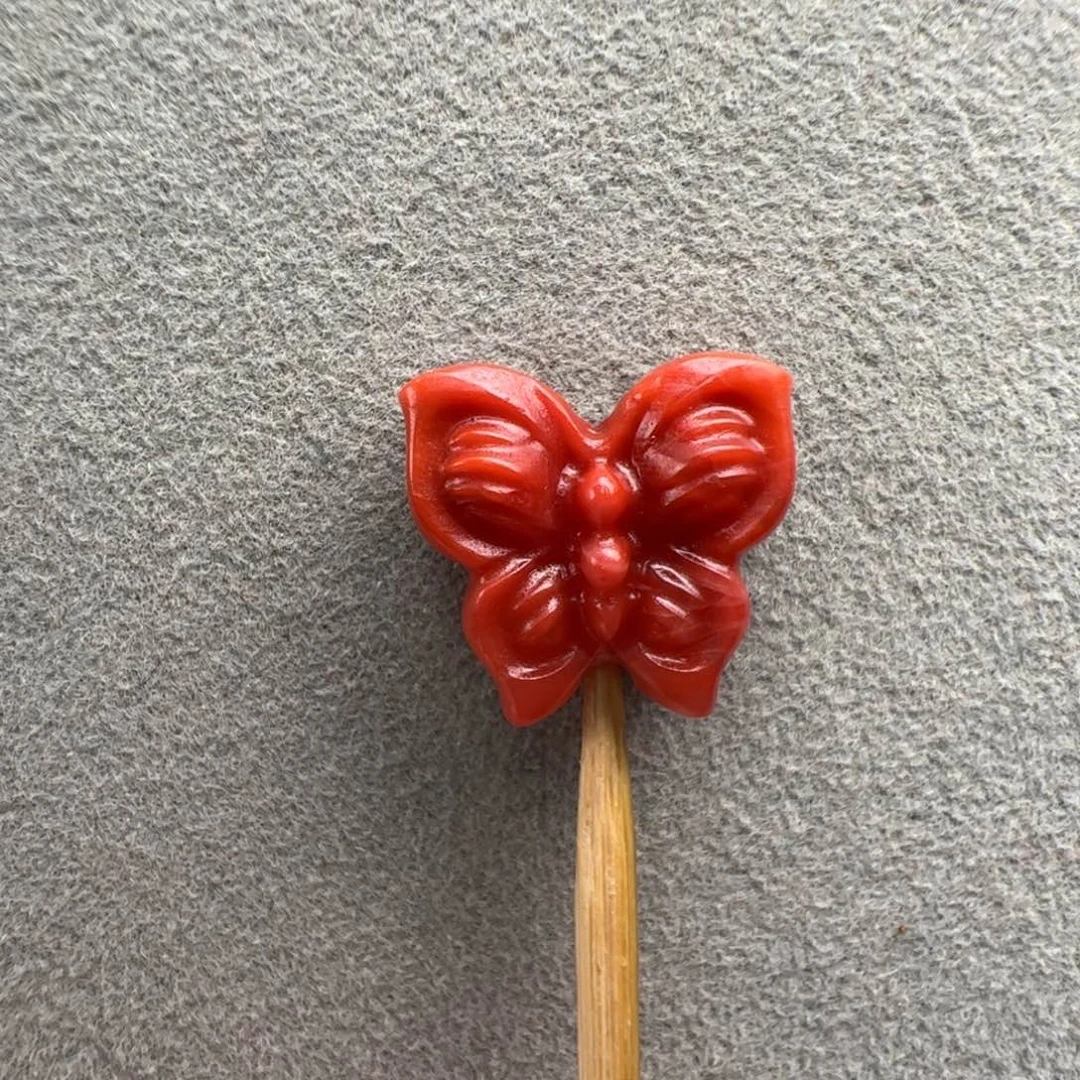 南红玛瑙未镶嵌（蝴蝶14*15）