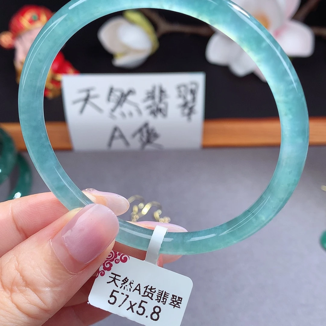 翡翠手镯（圆镯）未镶嵌