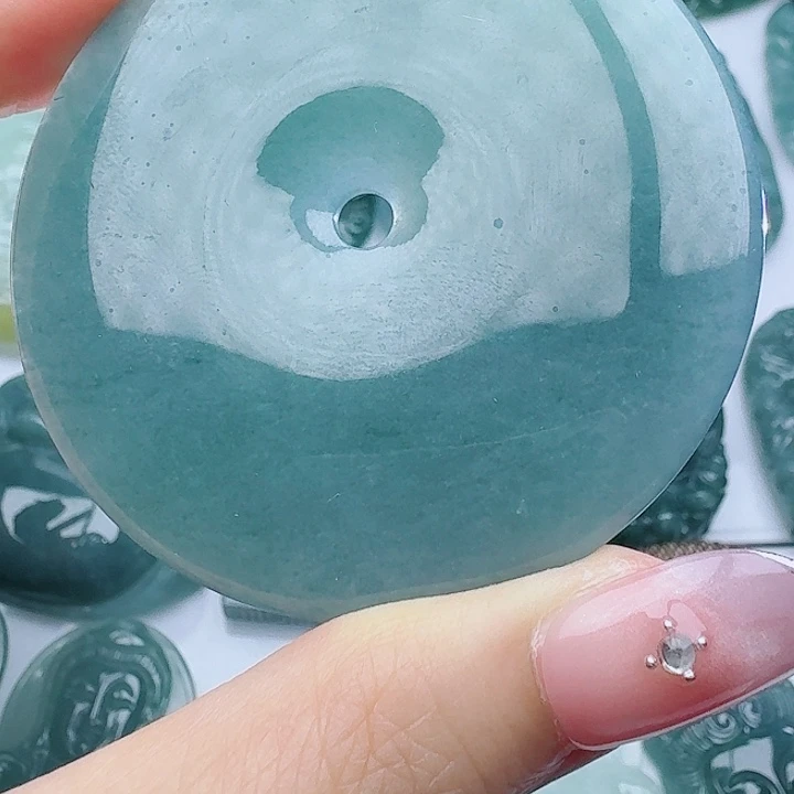 翡翠未镶嵌颈饰888888888888多样性发其一