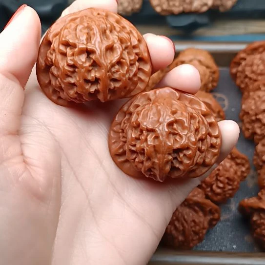 核桃玉溪狮子头宫灯
