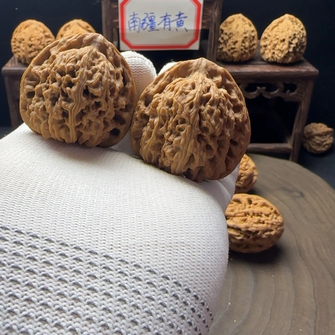 文玩核桃吊坠43奥迪三角