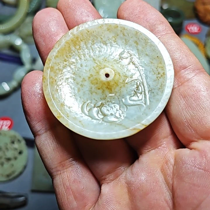 和田玉（糖玉）未镶嵌颈饰