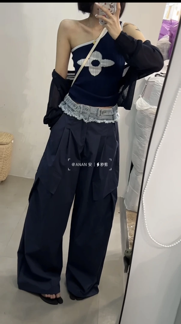 夏季新款设计感斜肩背心上衣搭配高腰显瘦阔腿裤