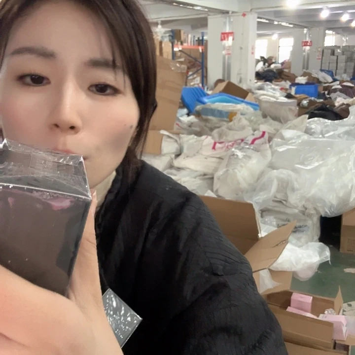 蚕丝黑色盒子海岸清晨香香   水