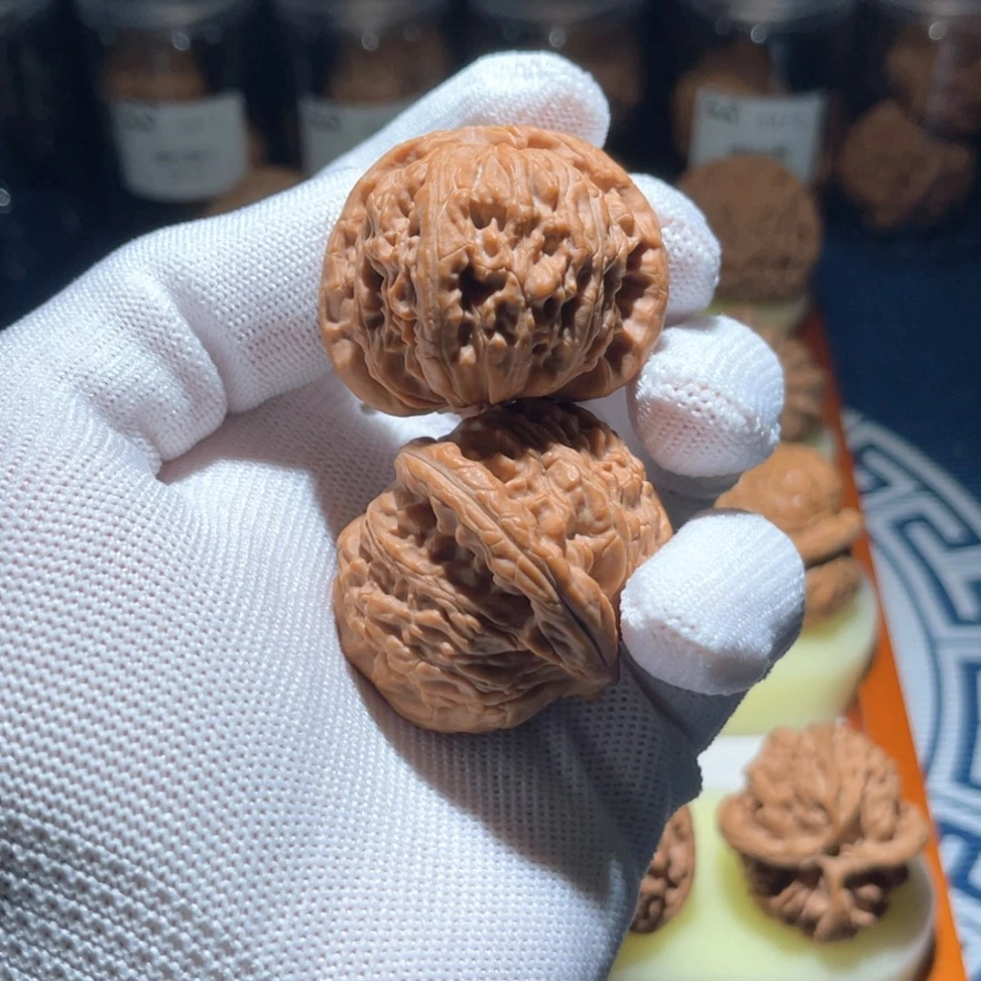 李***生文玩核桃吊坠山西汉高白40全品