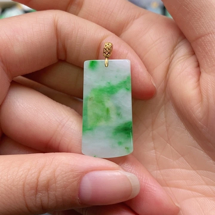 翡翠颈饰未镶嵌吊坠