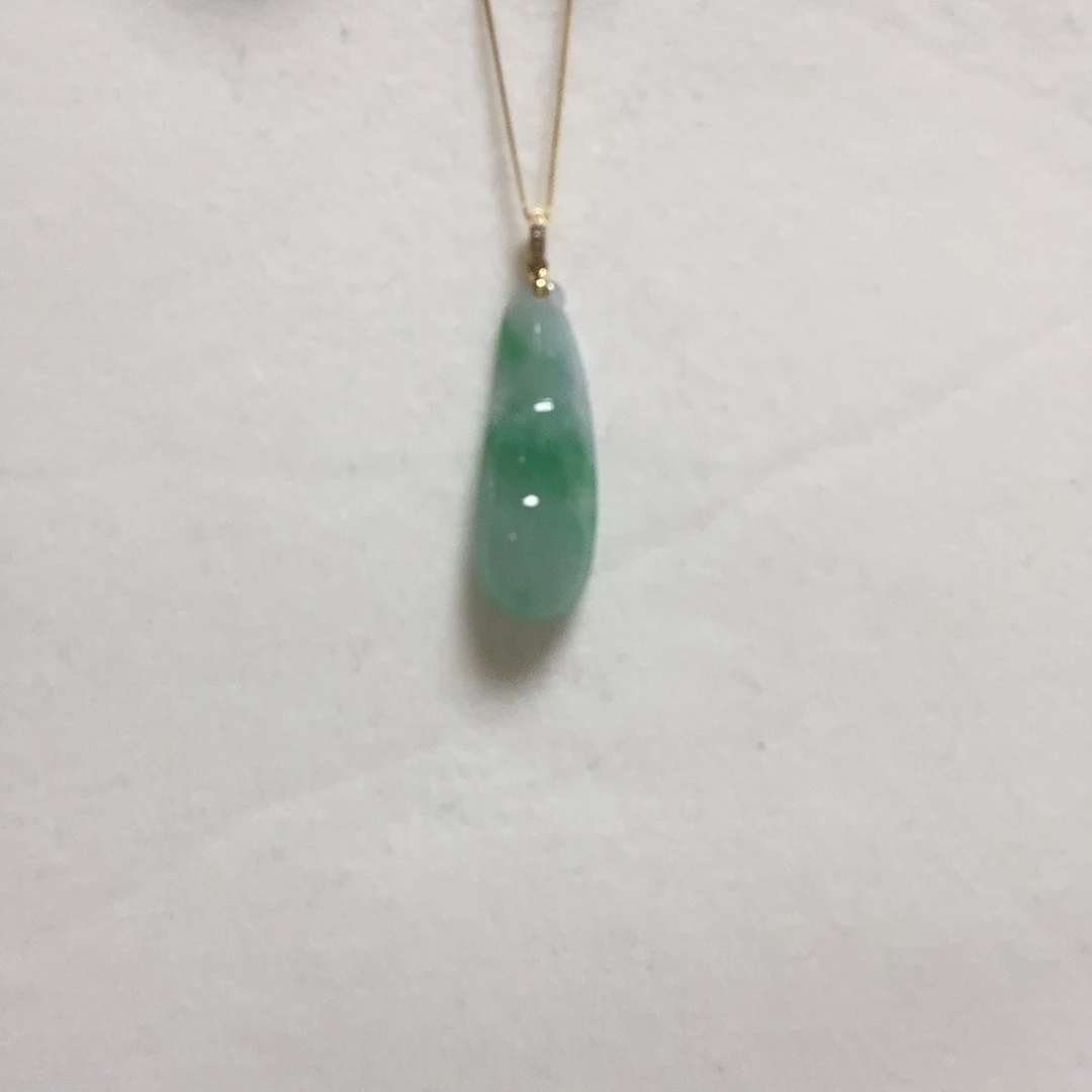 翡翠颈饰18K金镶嵌简单