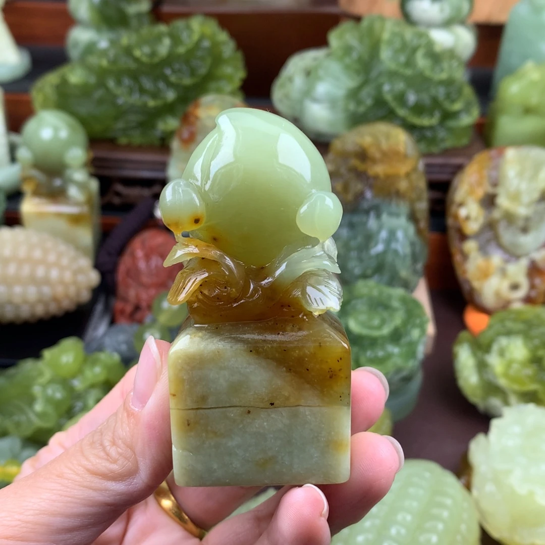岫玉未镶嵌手把件