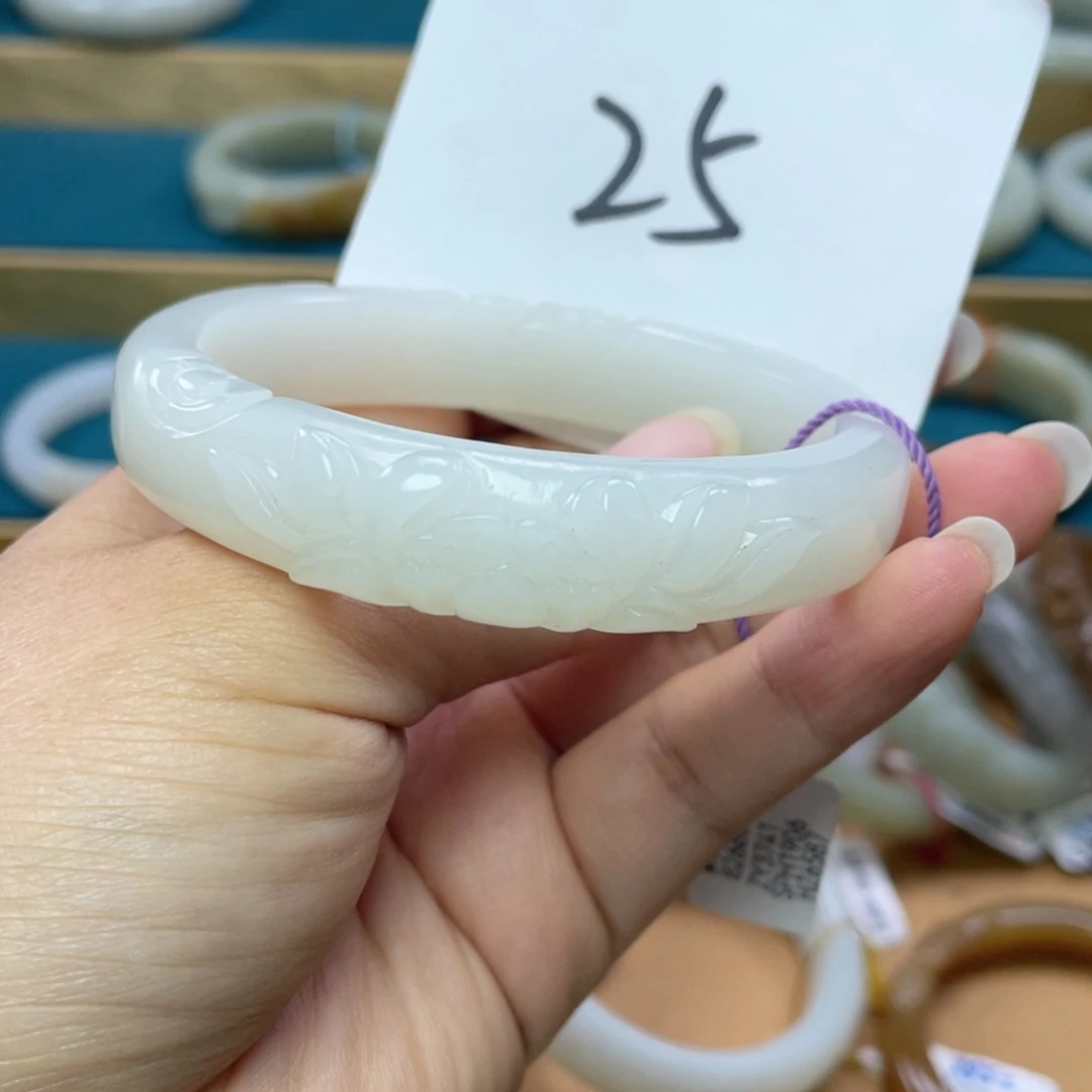 未镶嵌手镯（贵妃镯）和田玉圈口60