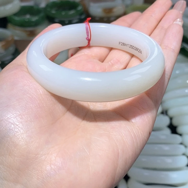 和田玉手镯未镶嵌羊脂白