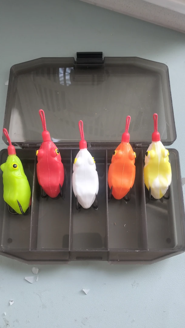 渔猎25年新款渔雷二代，蛙皮柔软钩尖锋利采用钩铅分离设计