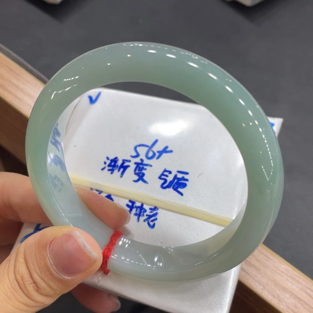 翡翠手镯未镶嵌56.8正