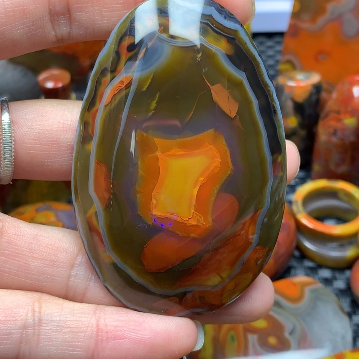 未镶嵌牌子玛瑙/玉髓张*峰