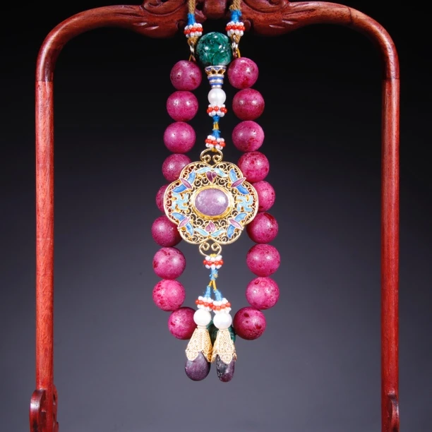 清 红宝石十八籽手持 听雨轩 Z 88593