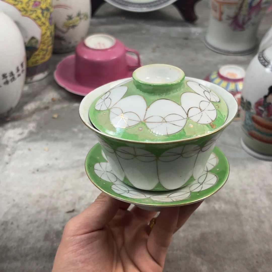 苹果绿描金三才盖碗