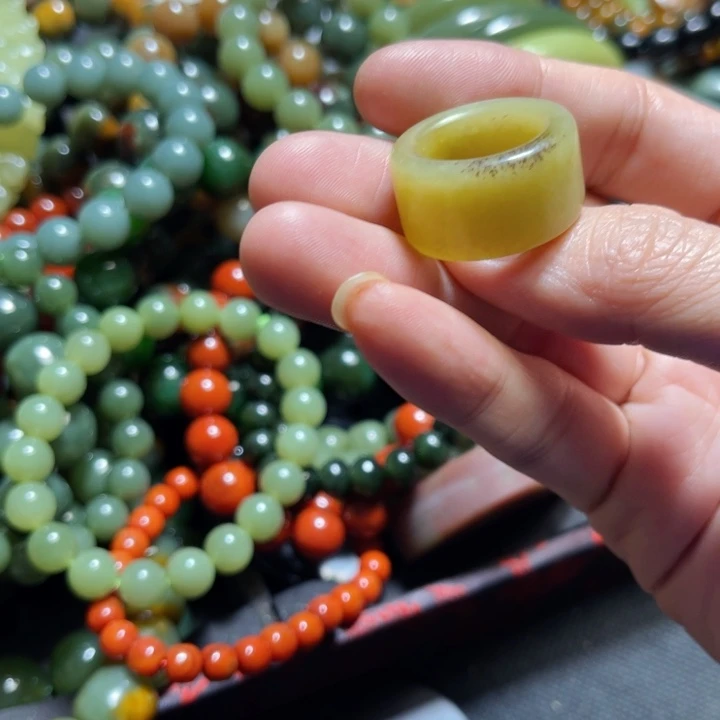 和田玉未镶嵌手链