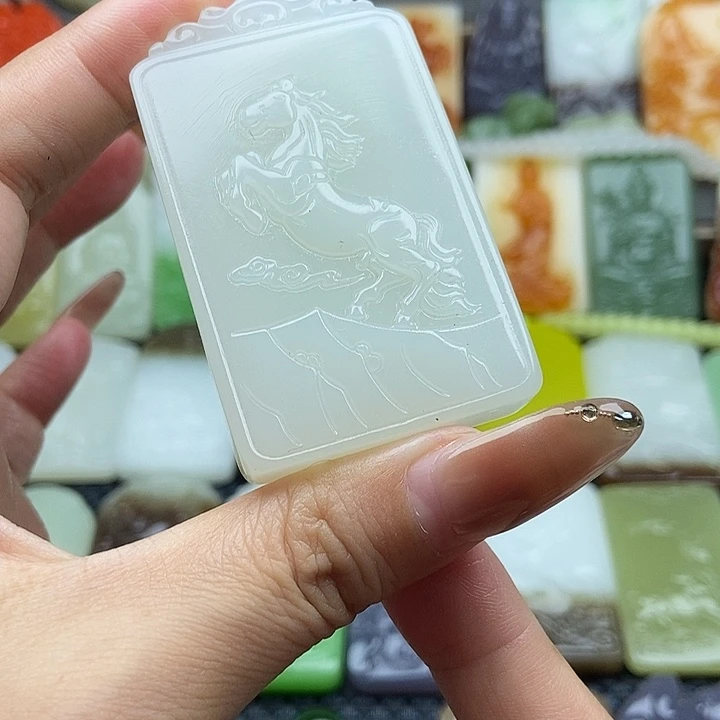 颈饰未镶嵌和田玉