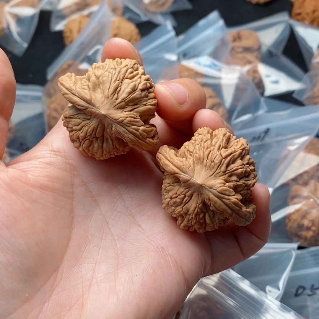 文玩核桃吊坠264。42虎头