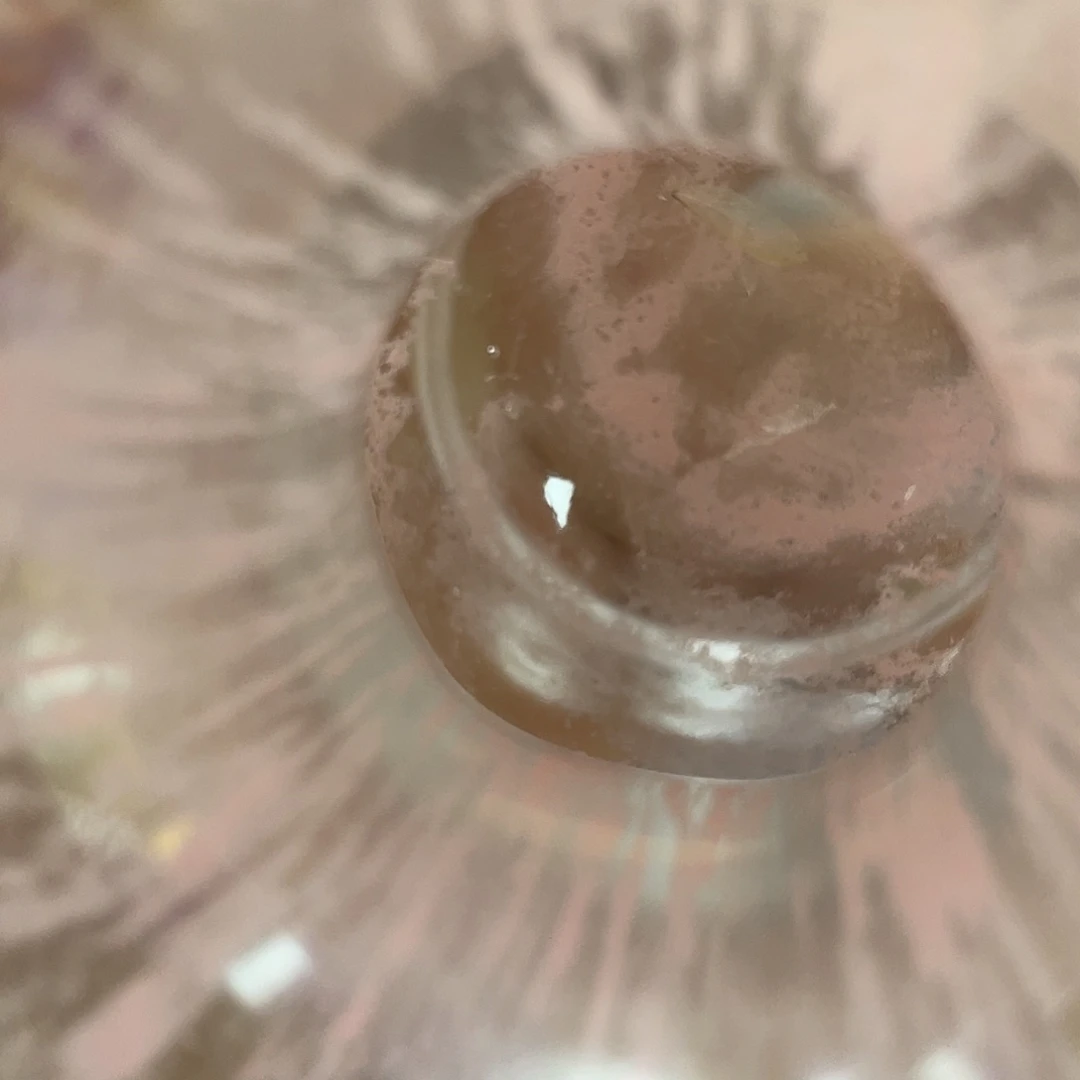 搪瓷杯子里还有好多东西