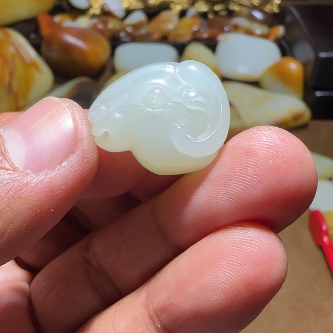 ，***和田玉（白玉）未镶嵌颈饰