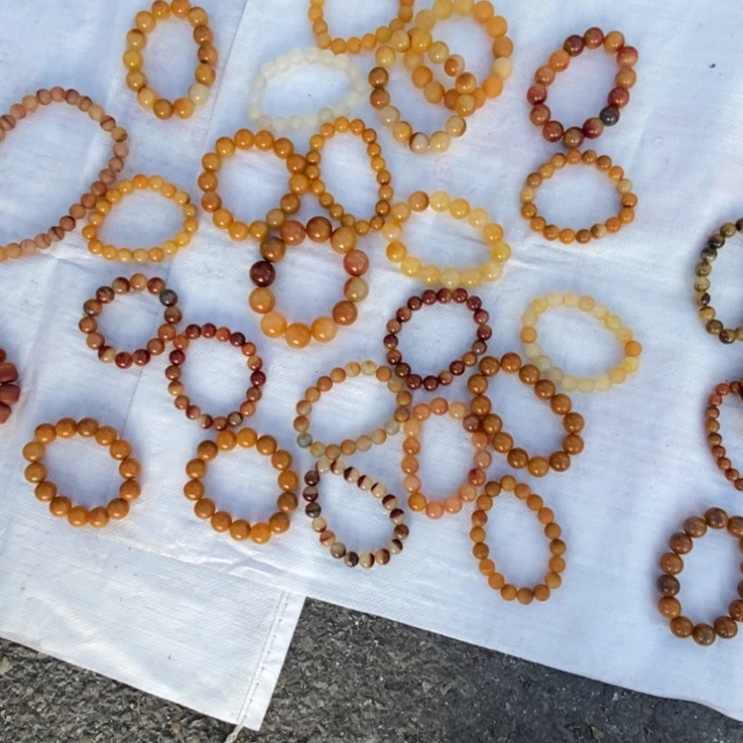 石英质玉（黄龙玉）合金颈饰