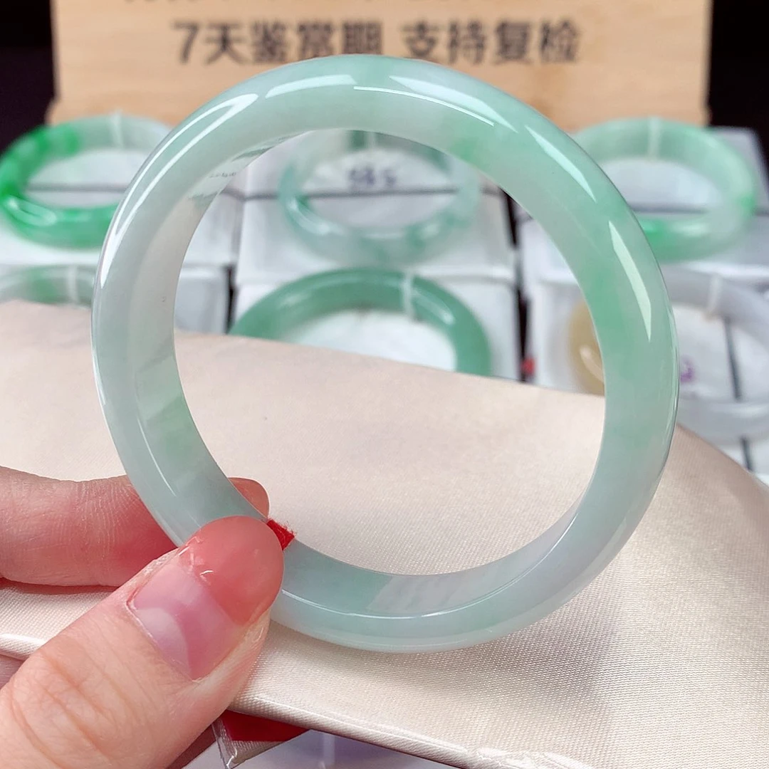 未镶嵌手镯翡翠翡翠