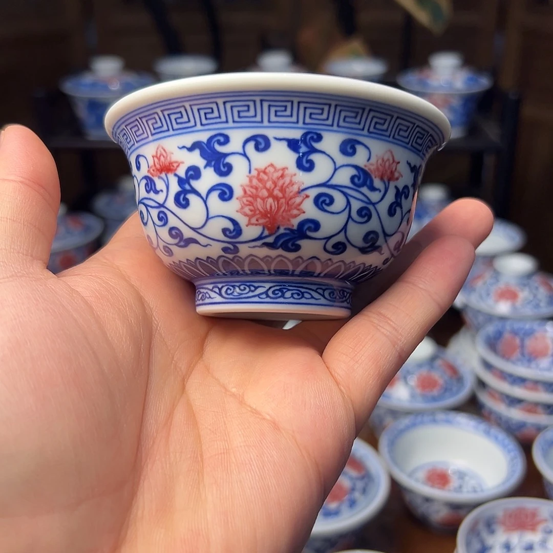 青花釉里红压手杯活动款