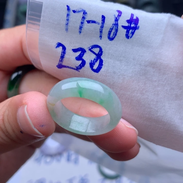 胡***静翡翠未镶嵌戒指戒圈
