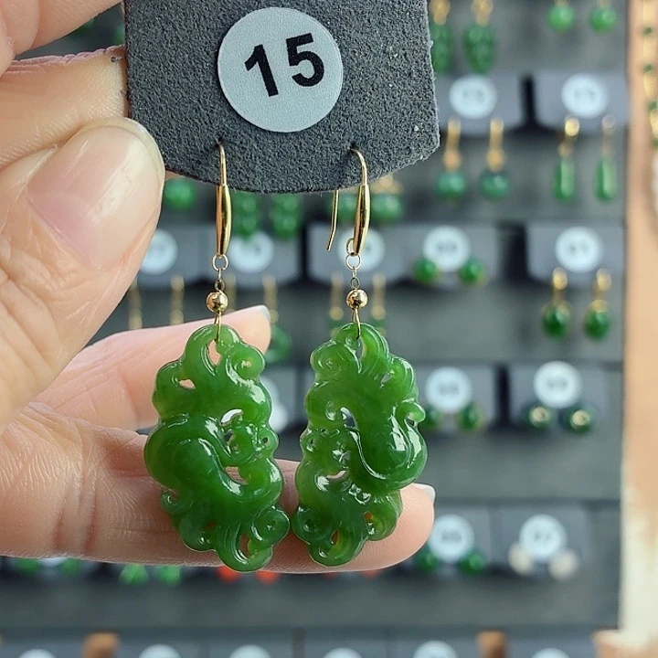 和田玉18K金镶嵌耳饰