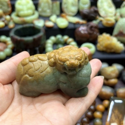 和***财岫岩河磨玉（透闪石质玉）未镶嵌挂件