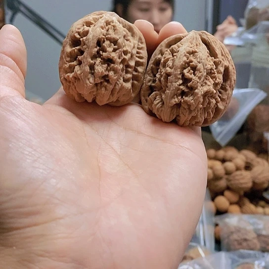 【闪购商品】把件文玩核桃40.5粗筋