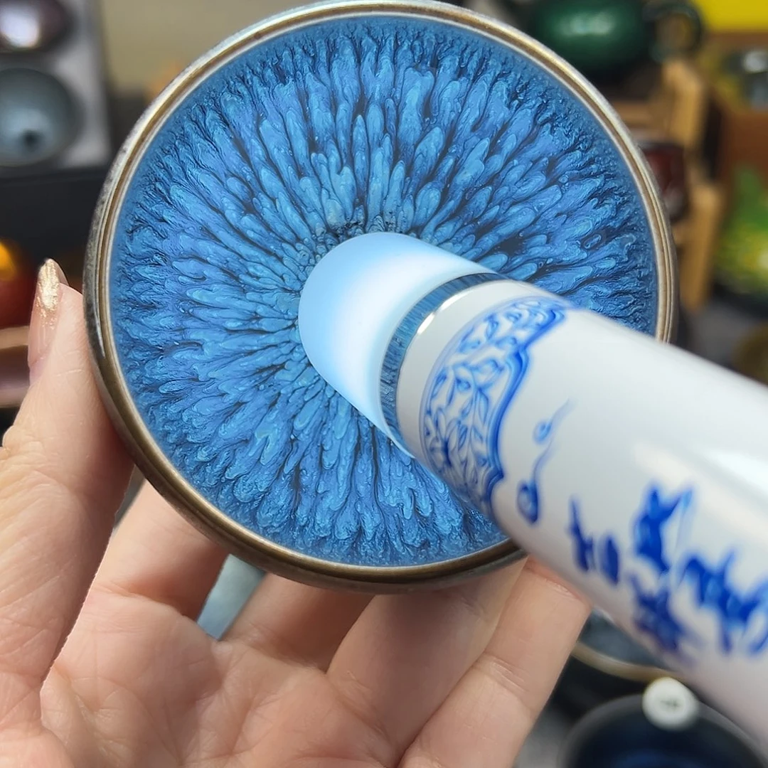 茶盏百花釉滴波体