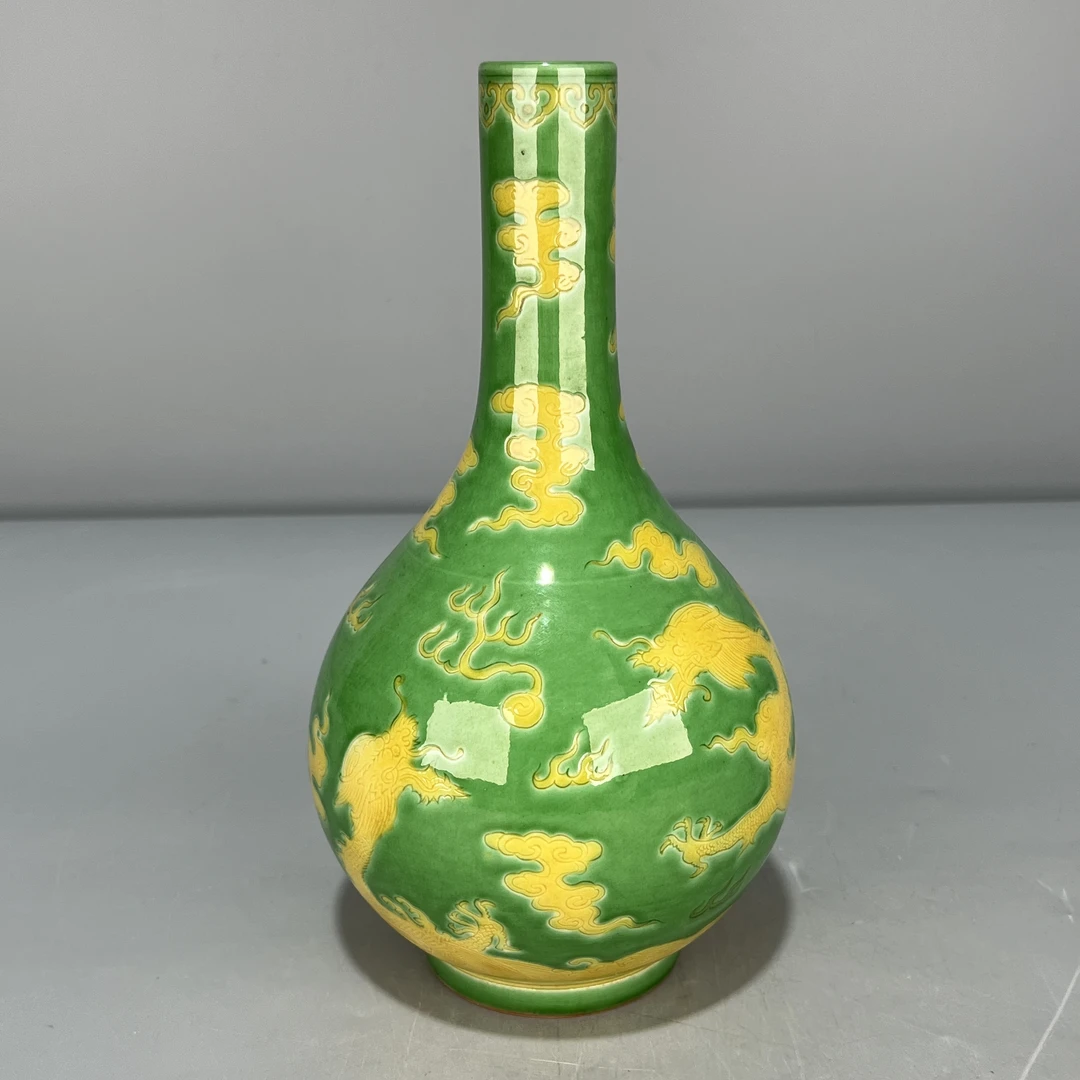 当代仿制 仿古 大清光绪年制绿彩暗刻龙纹陶瓷瓶