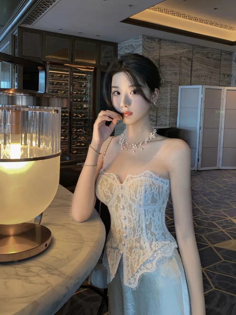 蕾丝拼接性感抹胸背心女夏季内搭无袖裹胸纯欲黑色带胸垫上衣外穿