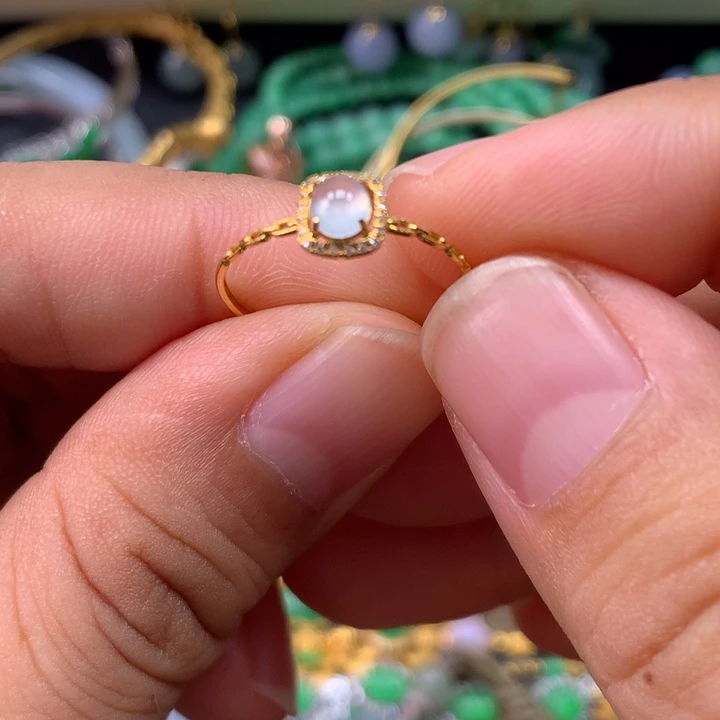 翡翠18K金镶嵌戒指