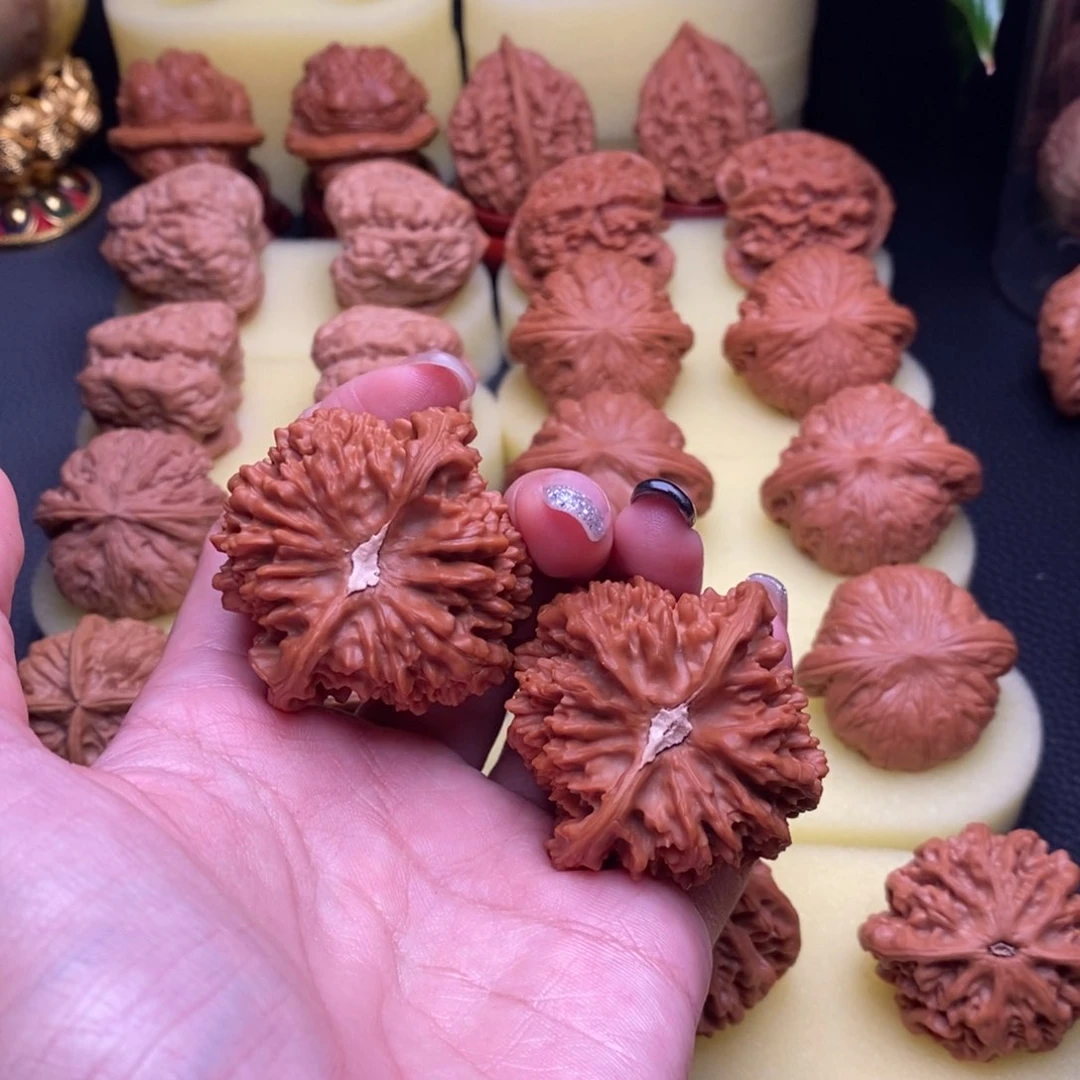 把件文玩核桃满天星44尺红皮