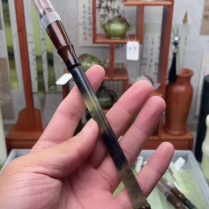 蛇纹石玉未镶嵌四大名玉毛笔