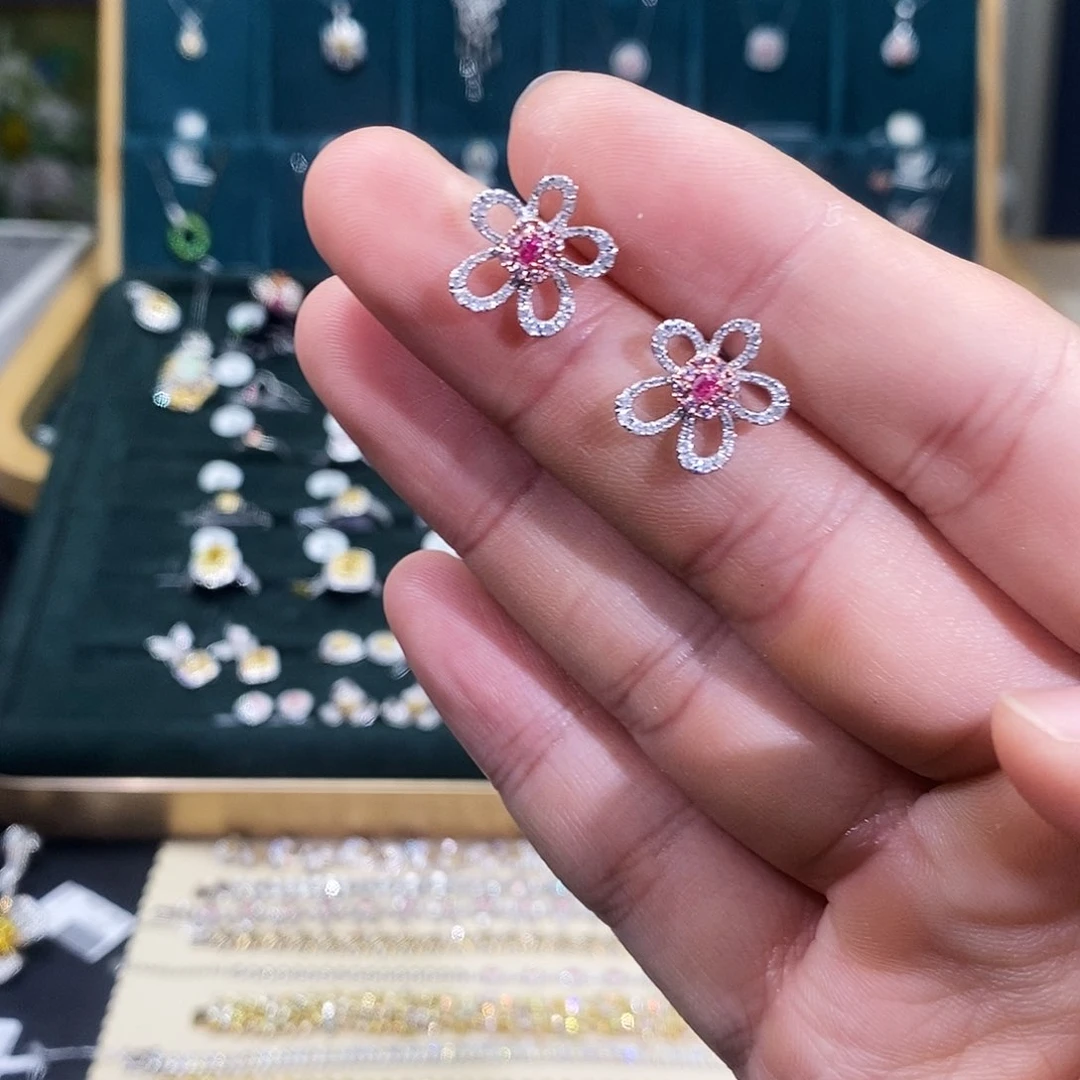 钻石耳饰18K金镶嵌耳钉